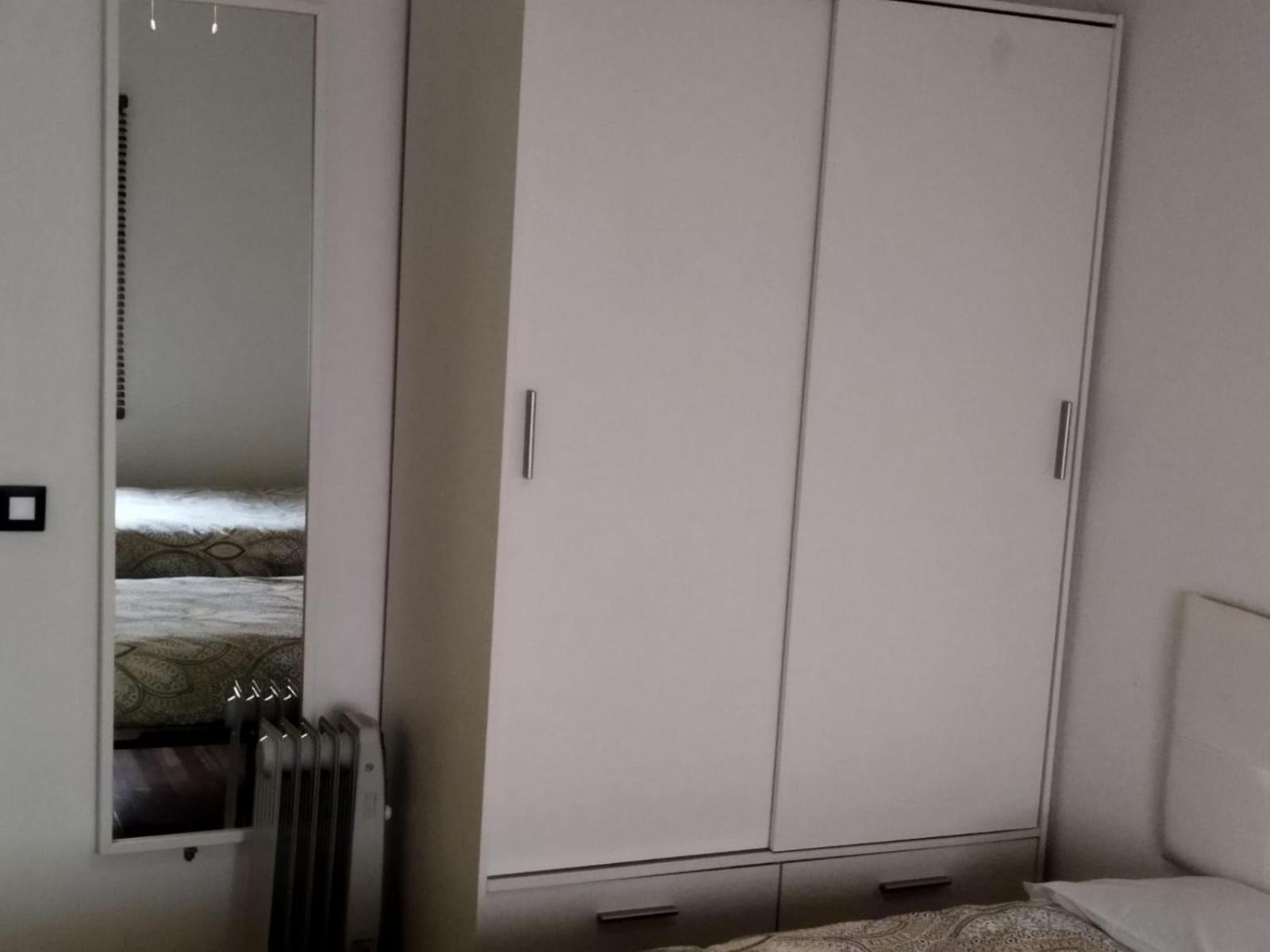 Apartamento Acogedor Climatizado Supercéntrico Con Parking Y Ascensor En El Corazón De