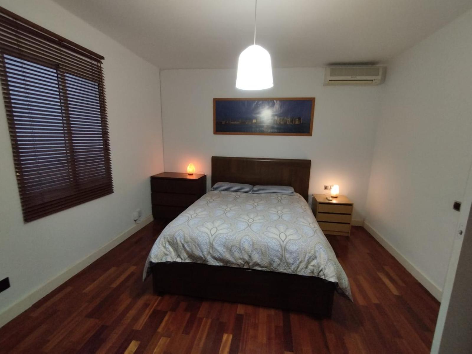 Acogedor Climatizado Supercéntrico Con Parking Y Ascensor En El Corazón De Apartamento